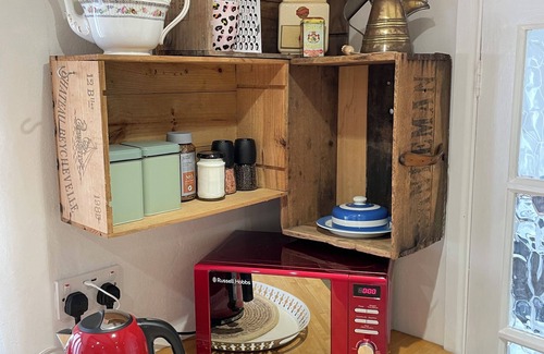 Uffculme Cottage | Grandma's Cottage set in lovely Mid-Devon. Great for your summer time escape.