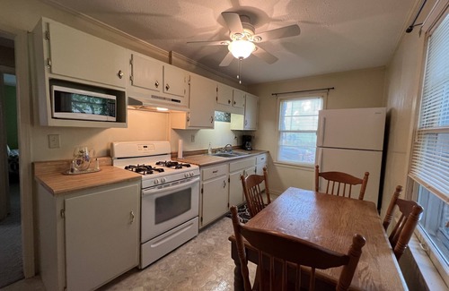 Madisonville Cottage | Grandma's Cozy Cottage