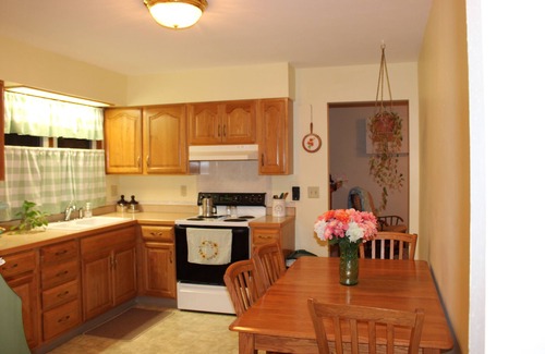 Twain House | Grandma's House - home away from home, close to UI, downtown IC and Coralville