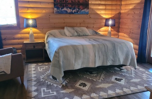 La Veta Cabin | Grandote Lodge, Great for Groups, Can Sleep 2-16
