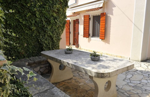 Dragove House | Grandpa Mate House, authentic charming house from 1930.