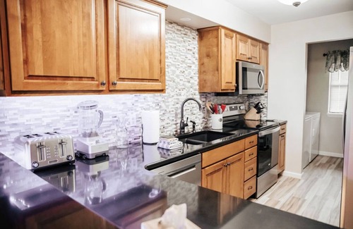Table Rock Condo | Grandpa's Getaway - Check In & Check Out at Noon!