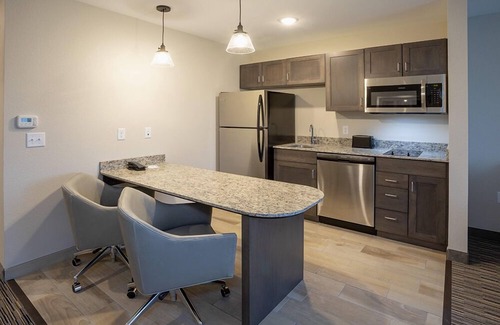 Milbank Hotel | Grandstay Hotel and Suites Milbank