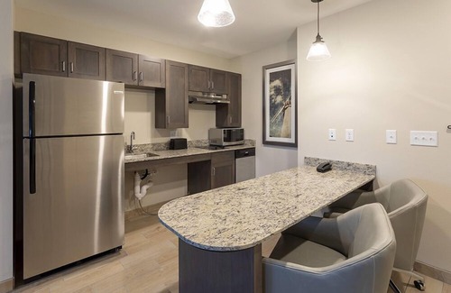 Milbank Hotel | Grandstay Hotel and Suites Milbank