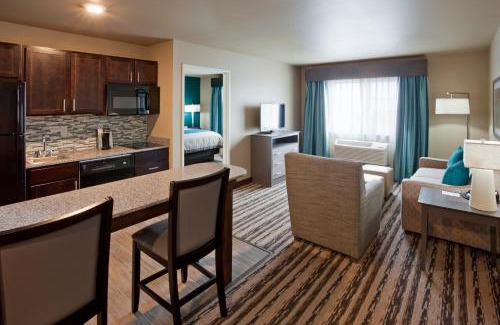 Valley City Hotel | GrandStay Hotel & Suites Valley City
