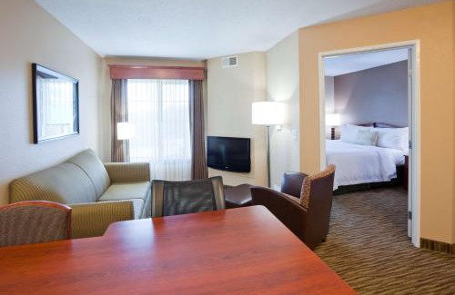 Eau Claire Hotel | GrandStay Residential Suites Hotel - Eau Claire
