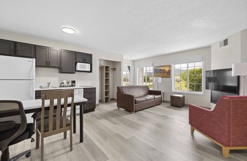 Rapid City Apartment | GrandStay Residential Suites - Rapid City
