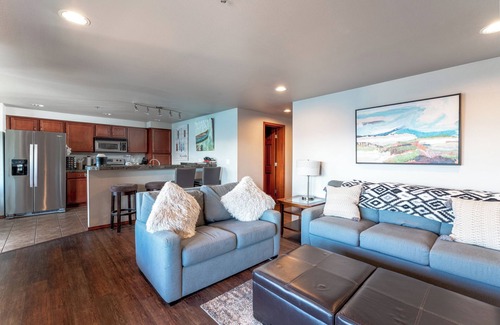 Chelan Condo | GrandView 303 -2 Bedroom Waterfront condo