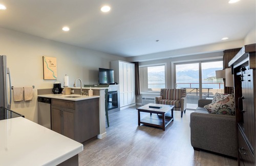 Chelan Condo | Grandview 513 Waterfront condo on Lake Chelan
