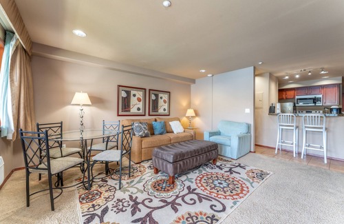 Chelan Condo | Grandview 623 Waterfront condo on Lake Chelan