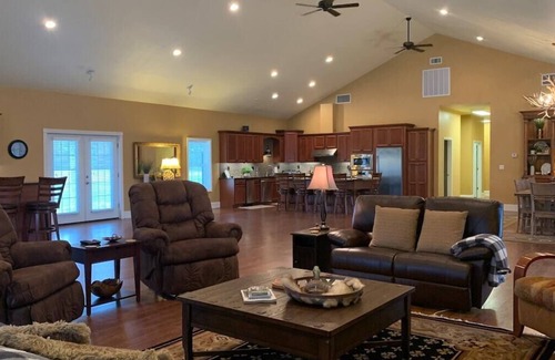 Ethel Apartment | Grandview Acres Lodge
