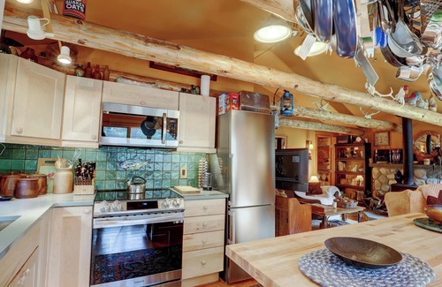 Phoenicia Cabin | Grandview Cabin is in Woodland Valley in the High Catskill Mountains
