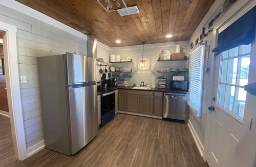 Caldwell Other | Grandview Carriage House at Copperas Creek - a renovated pet friendly farmhouse.