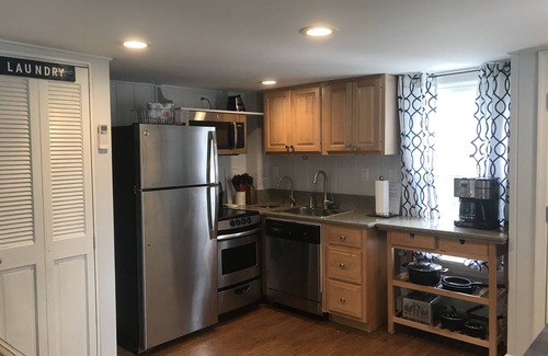 Cape May Cottage | GRANDVIEW COTTAGE-1 blk to beach/walk to town/great location.