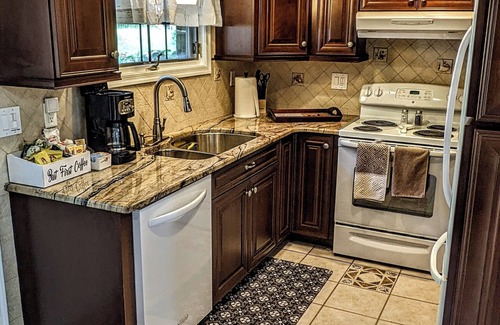 Lakeville House | Grandview Getaway with a Million Dollar View!
