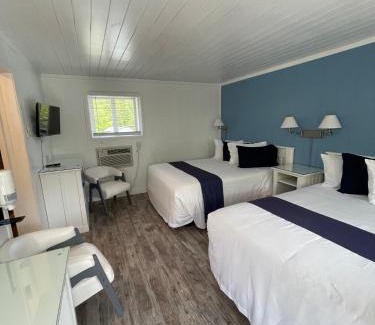 Tobermory Hotel | Grandview Motel