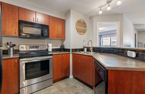 East Kootenay Apartment | Grandview Pointe | Pool | Hot Tub | Gym