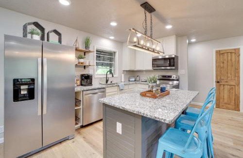Checotah House | Grandview Spacious and Updated Beds for 10