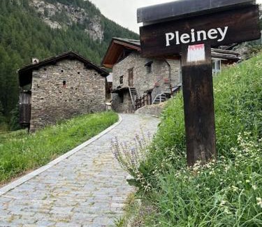 Saint-Rhemy-en-Bosses House | Grandze du Pleiney