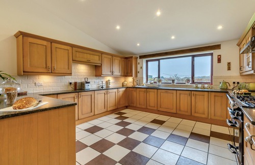 Hainford House | Grange Farm House - Five Bedroom House, Sleeps 10