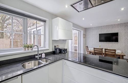 Milton Malsor House | Grange House by Our Home Short Stays