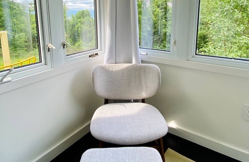 Kerhonkson House | Granit House. Mid-Century Modern with Pool, View, & privacy.Dog and Kid friendly