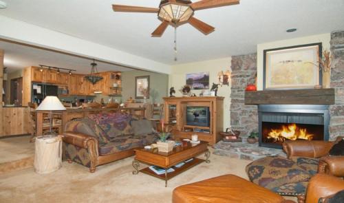 Jackson Hole Apartment | Granite A