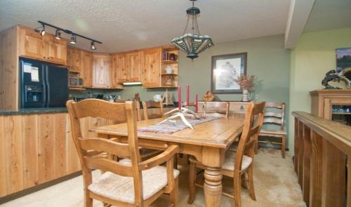 Jackson Hole Apartment | Granite A