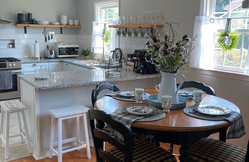 Granite Falls House | “Granite Getaway Cottage.” An adorable cottage in a quiet family neighborhood