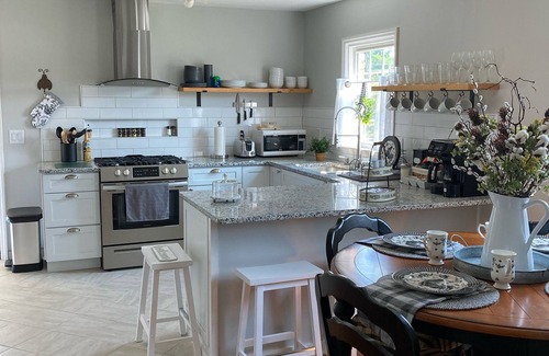 Granite Falls House | “Granite Getaway Cottage.” An adorable cottage in a quiet family neighborhood