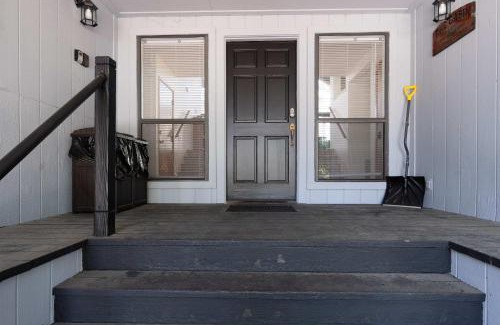 Shaver Lake House | Granite View Lodge - Minutes from Water