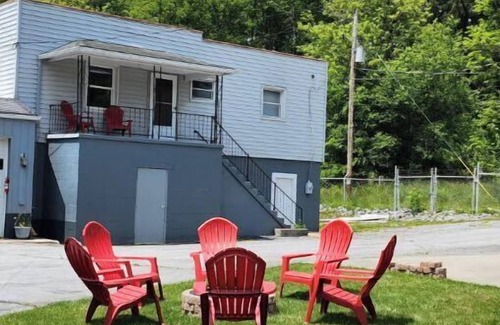 Bluewell House | Granny's Burrow Hatfield-McCoy Trail