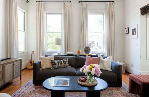 East Side House | Grant Grandeur