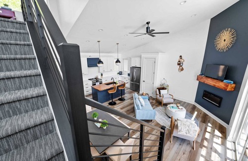 Williamstown House | Grant's Point Lake House!