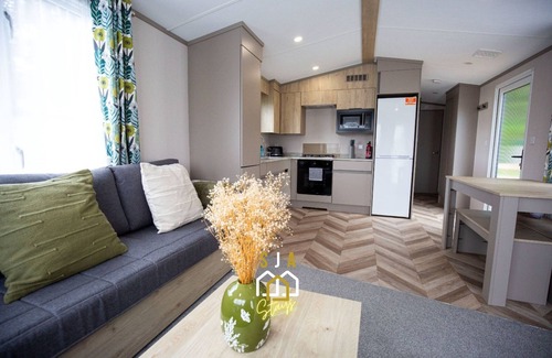 Grantown-on-Spey Apartment | Grantown Getaway - SJA Stays - Modern 2 Bed Static
