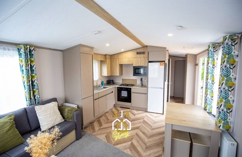 Grantown-on-Spey Apartment | Grantown Getaway - SJA Stays - Modern 2 Bed Static