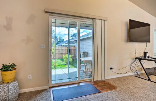 Grants Pass House | Grants Pass Home 1 Mi to Downtown and Rogue River!