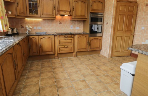 Pocklington House | GRANVILLE LODGE, pet friendly, with a garden in Pocklington