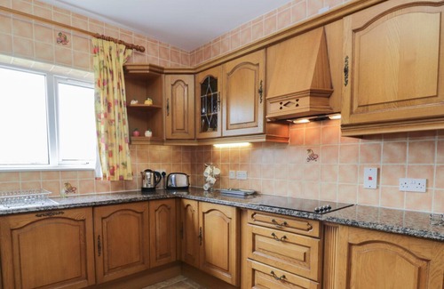 Pocklington House | GRANVILLE LODGE, pet friendly, with a garden in Pocklington