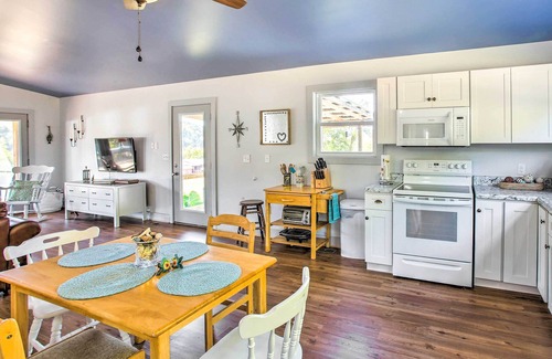 Granville Cottage | 'Granville’s Blue Cottage' Porch & River View!