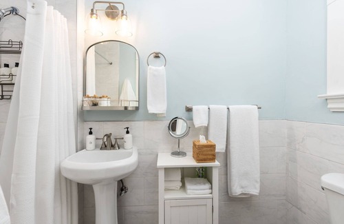 Lodi Bed & Breakfast | Grape Escape Inn & Suites