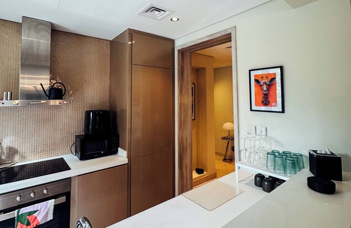 Business Bay Apartment | Grapeful Stay – Luxury Hostel Paramount Tower Business Bay