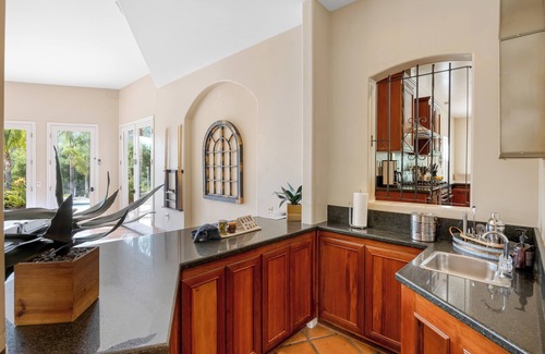 Temecula House | Grapevine by AvantStay | Secluded 5BR Villa | 4 Acres of Vineyards & Avo Groves!