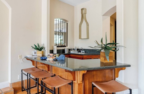 Temecula House | Grapevine by AvantStay | Secluded 5BR Villa | 4 Acres of Vineyards & Avo Groves!