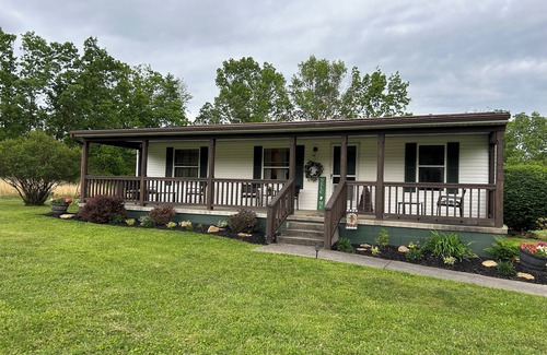 Wilderness House | Grassy Meadow Getaway - HOT TUB!