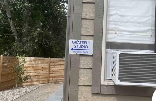 Bozeman Apartment | Grateful Studio with King Bed