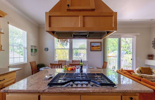 Graton House | Graton, Hot Tub, BBQ, Nature & Family Fun
