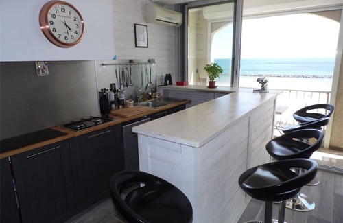 Le Grau-dʼAgde Apartment | Grau d'Agde: Air-conditioned Apartment with 2 Bedrooms 20m from the Beach