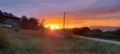 Saire Apartment | GRAVATÁ - FLAT PREMIUM NO MONTE CASTELO - quarto superior com Wi-Fi e netflix