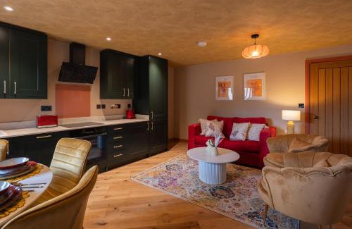 Easton Apartment | Gray - 2 Bedroom Luxury Apartment by Mint Stays